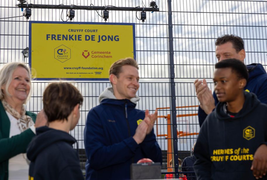 Cruyff Court Frenkie de Jong Moreno Le Loux klein 8