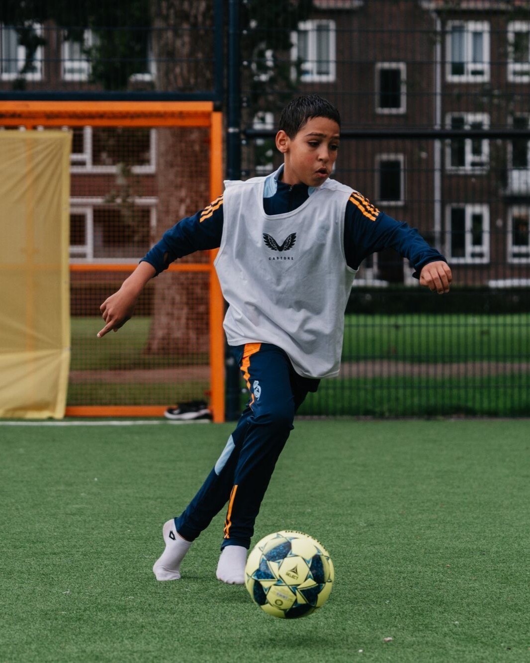 https://d170bch1oco8ea.cloudfront.net/pages/cat/Cruyff-Court-Leo-Beenhakker-Rotterdam-Fotocredits-Feyenoord-Media-Charlois-2026-13-2.jpg