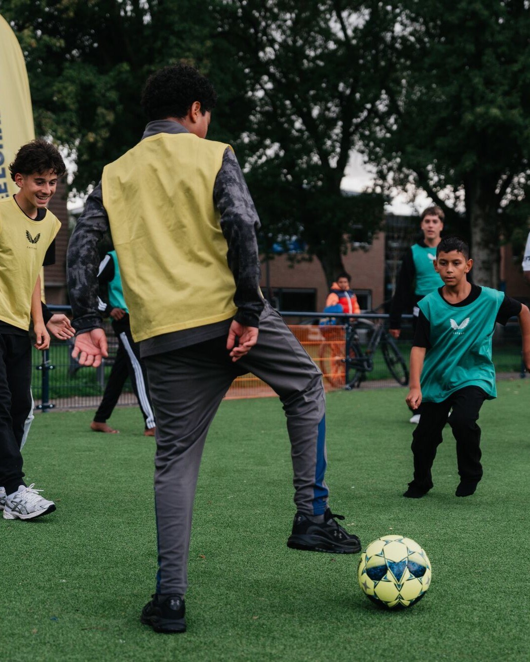 https://d170bch1oco8ea.cloudfront.net/pages/cat/Cruyff-Court-Leo-Beenhakker-Rotterdam-Fotocredits-Feyenoord-Media-Charlois-2026-14-2.jpg