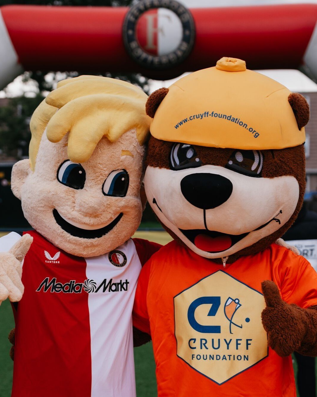 https://d170bch1oco8ea.cloudfront.net/pages/cat/Cruyff-Court-Leo-Beenhakker-Rotterdam-Fotocredits-Feyenoord-Media-Charlois-2026-15-2.jpg