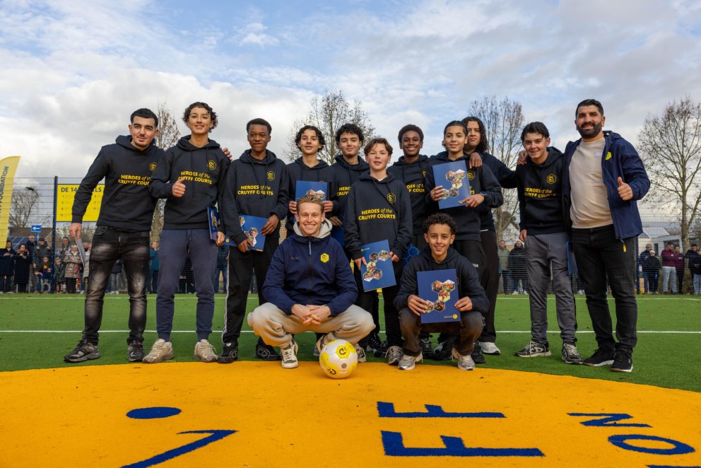 Cruyff Court Frenkie de Jong Moreno Le Loux klein 4